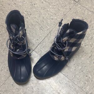 Sperry Navy and White Plaid Duck Boots
